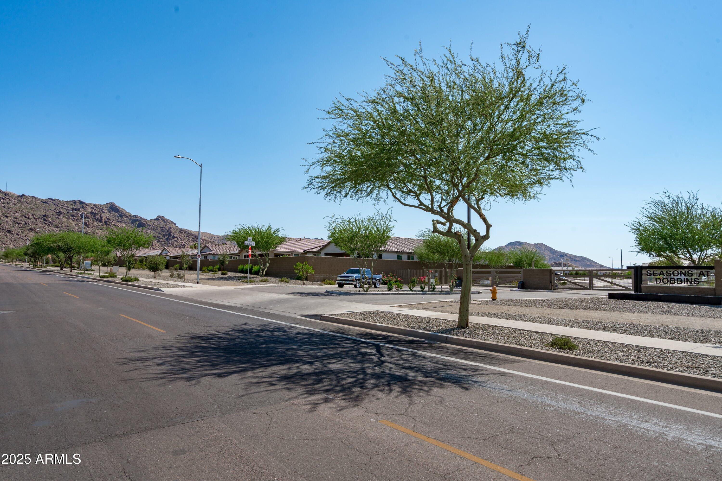 614 East Piedmont Road Phoenix, AZ 85042 - Photo 3 of 63 Front Gate