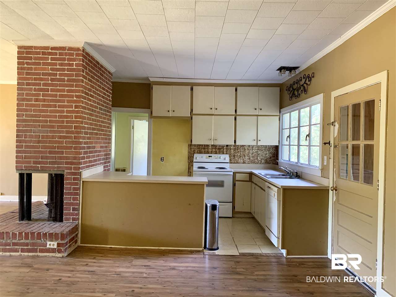 17071 County Road 52 Silverhill, AL 36576 - Photo 7 of 44 LR to the Kitchen
