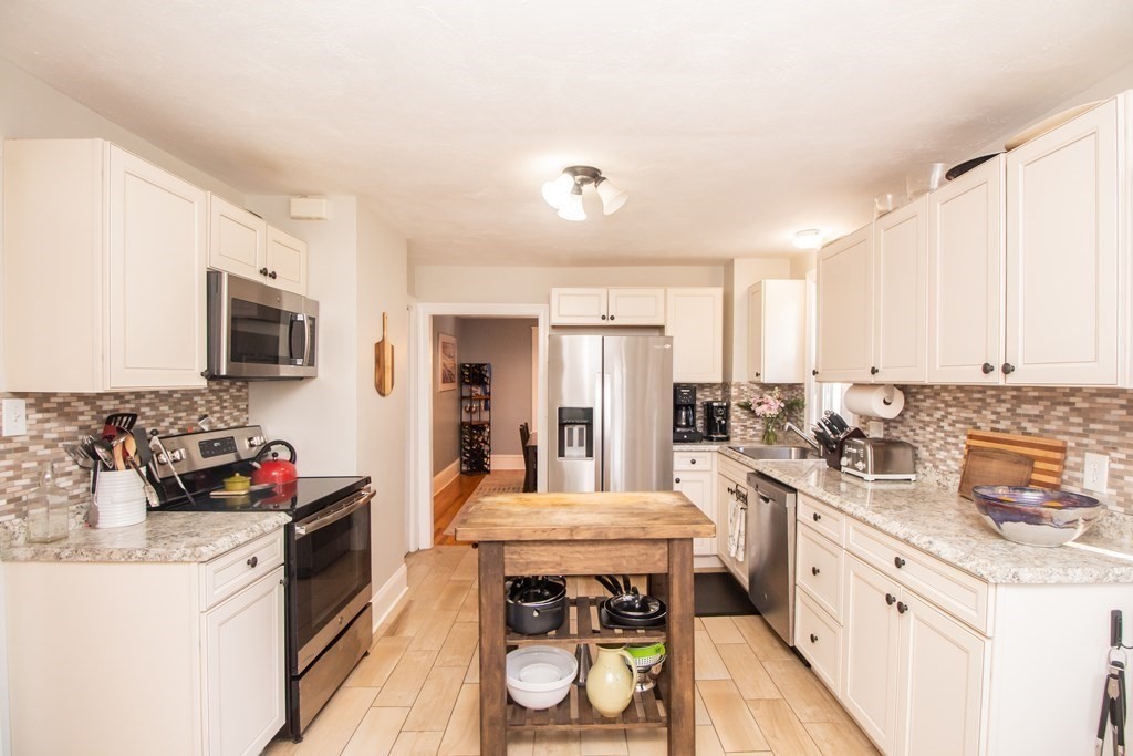 35 Barnard Road Worcester, MA 01605 - Photo 13 of 34 Gallery Image 13