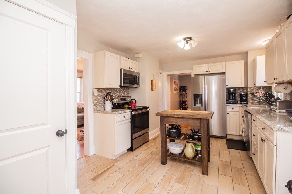 35 Barnard Road Worcester, MA 01605 - Photo 16 of 34 Gallery Image 16
