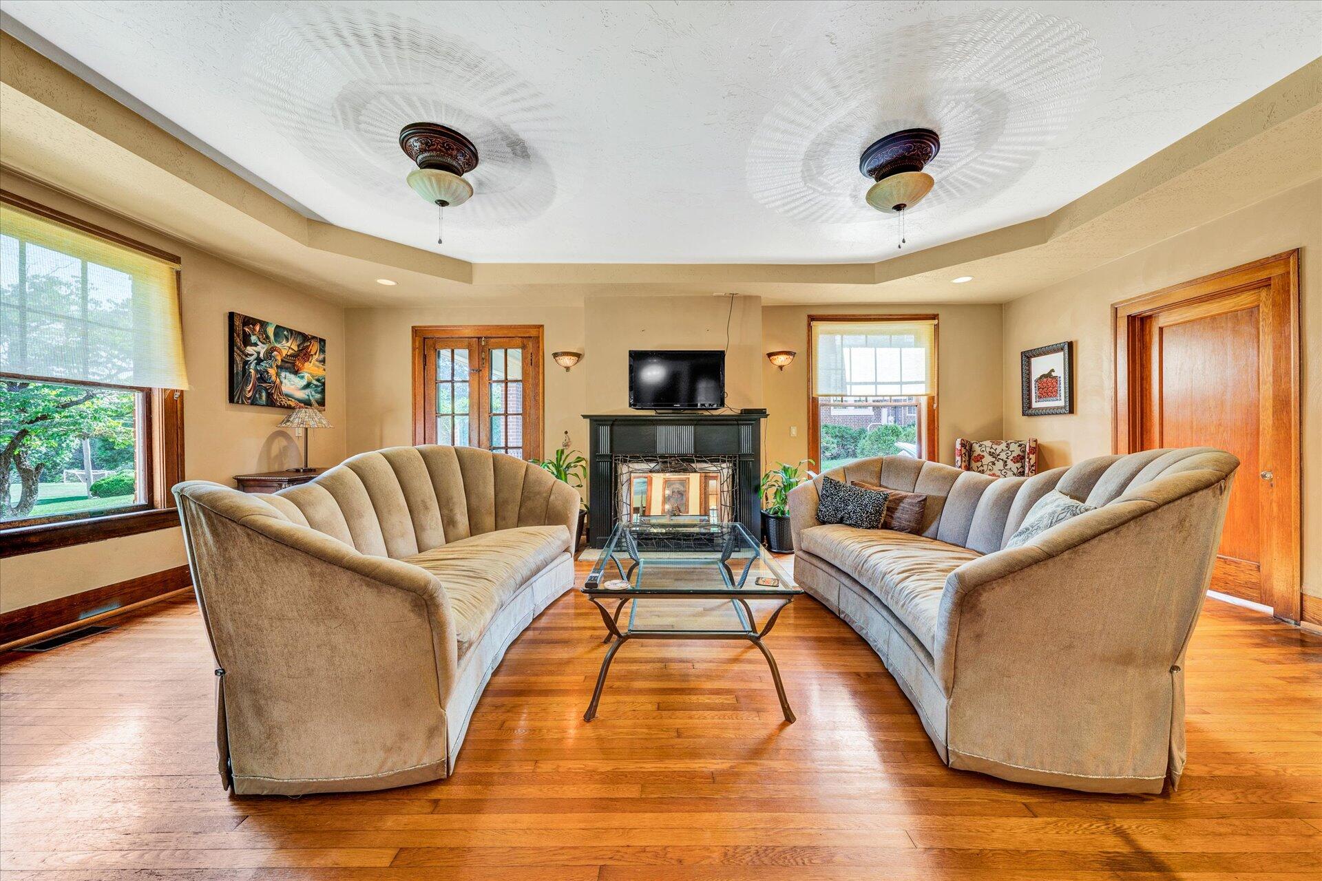 2223 Grandin Road Southwest Roanoke, VA 24015 - Photo 12 of 58 12-DSC00034