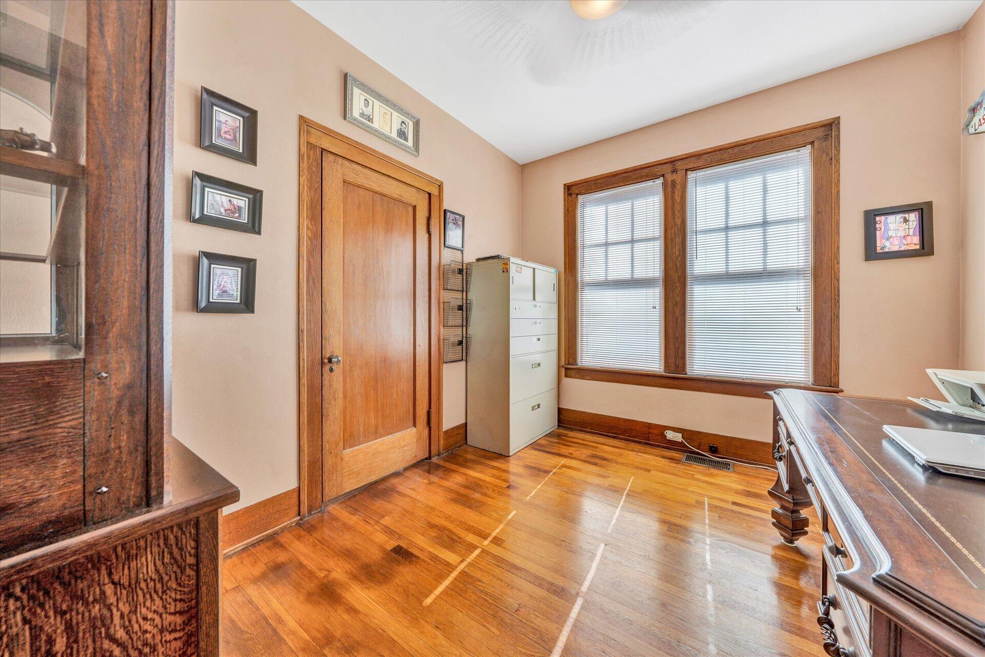 2223 Grandin Road Southwest Roanoke, VA 24015 - Photo 19 of 58 19-DSC00046
