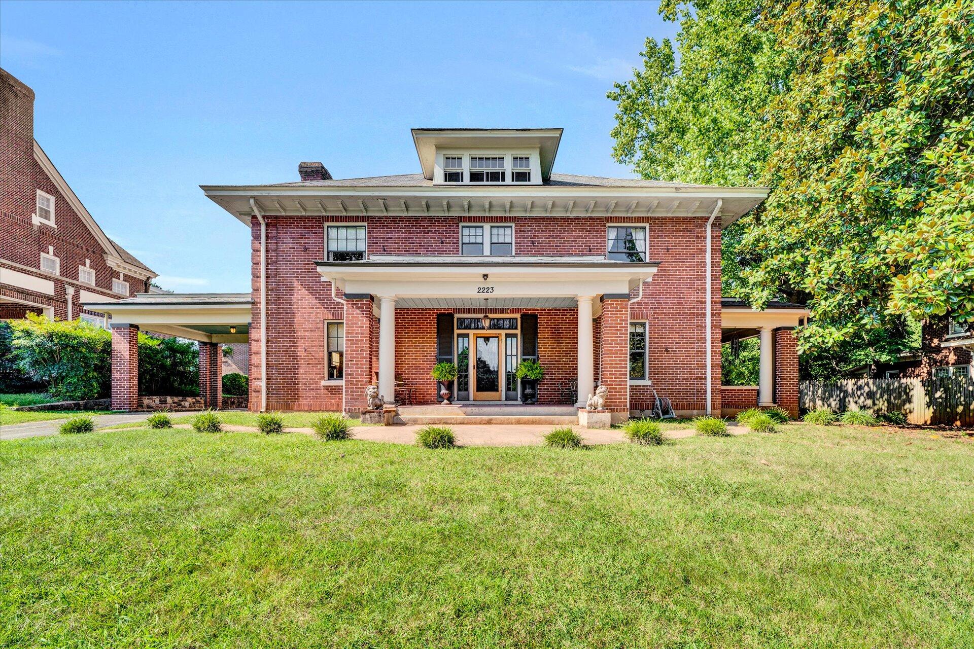 2223 Grandin Road Southwest Roanoke, VA 24015 - Photo 2 of 58 01-DSC00004