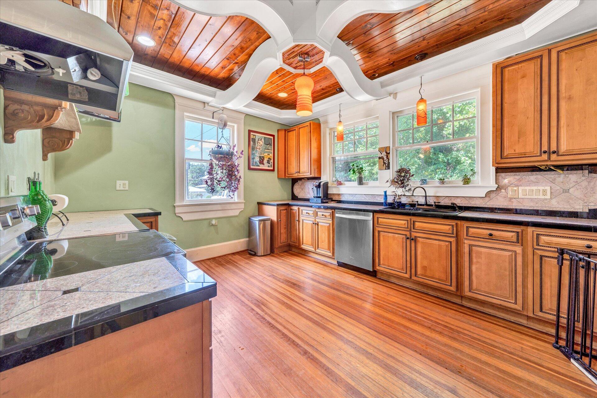 2223 Grandin Road Southwest Roanoke, VA 24015 - Photo 23 of 58 23-DSC00064