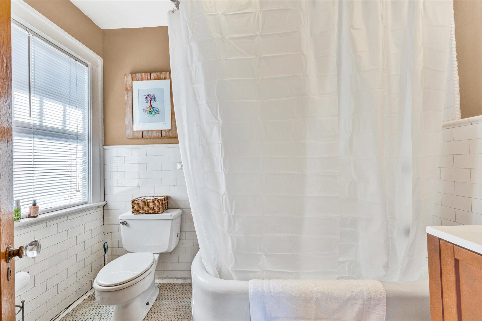 2223 Grandin Road Southwest Roanoke, VA 24015 - Photo 36 of 58 36-DSC00109