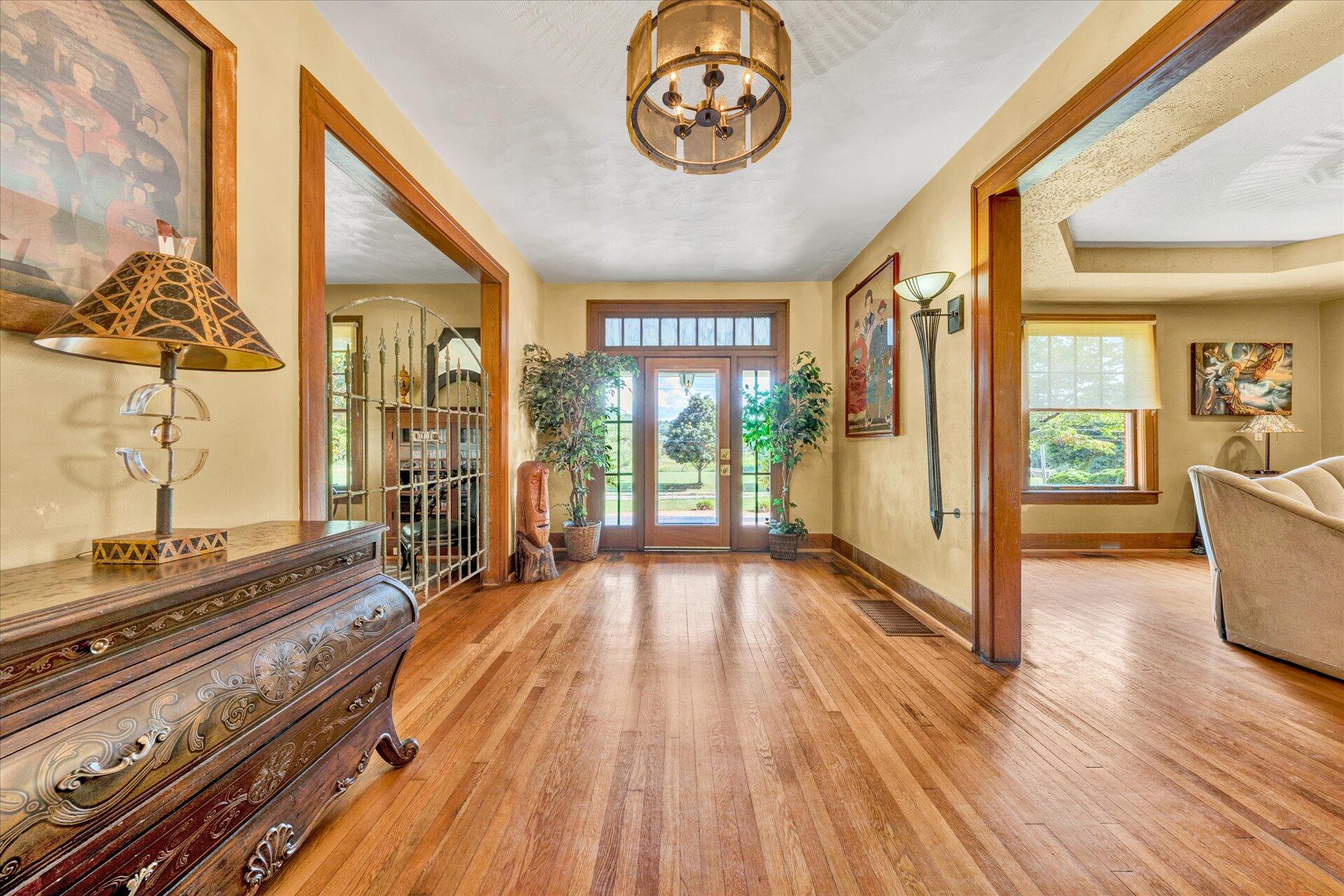2223 Grandin Road Southwest Roanoke, VA 24015 - Photo 4 of 58 04-DSC00022