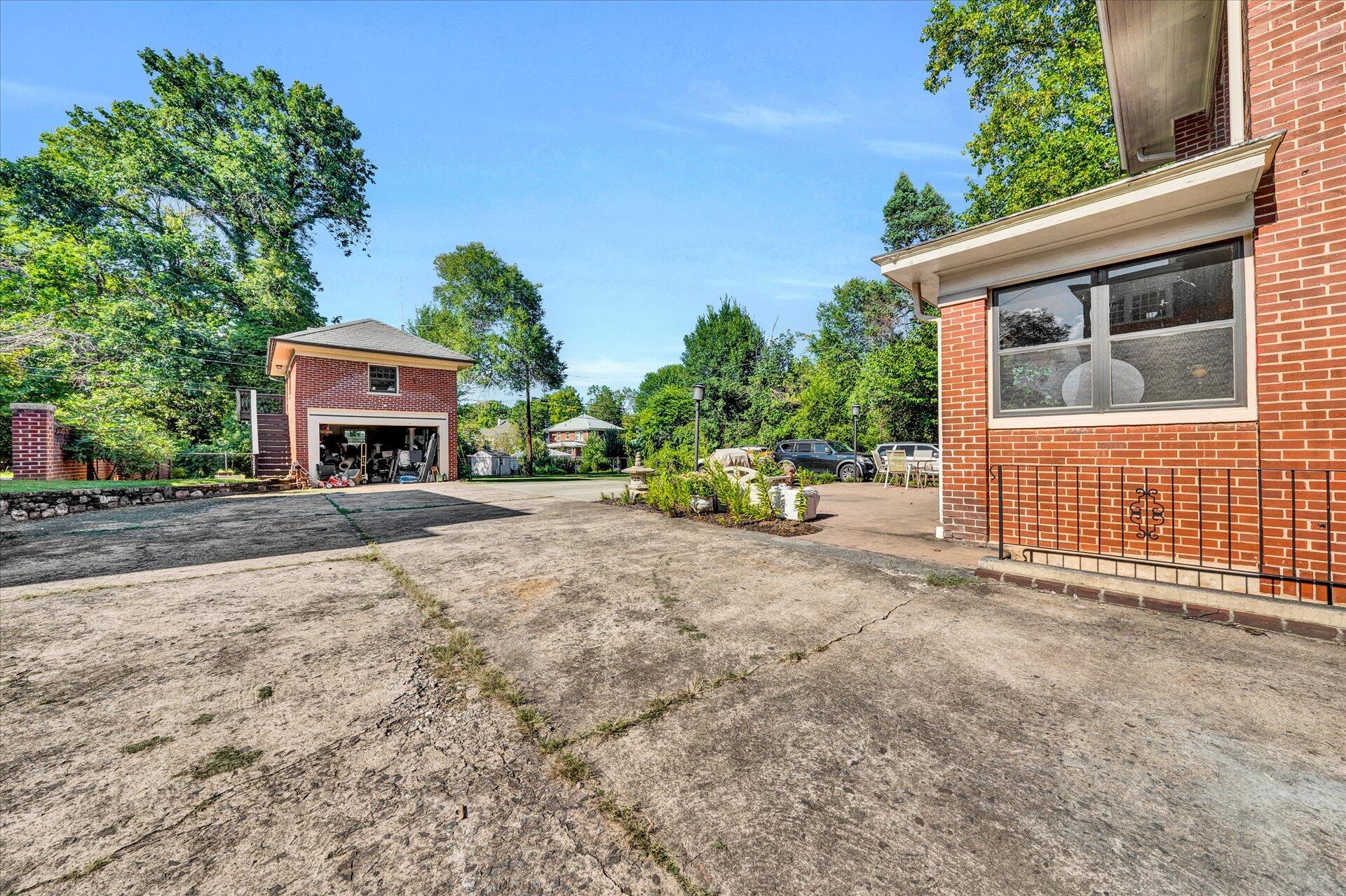 2223 Grandin Road Southwest Roanoke, VA 24015 - Photo 49 of 58 49-DSC00148