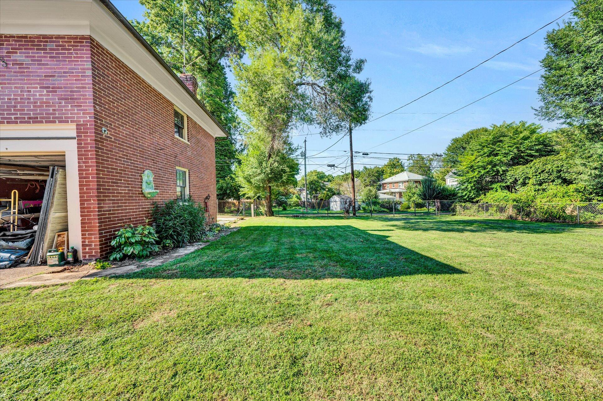 2223 Grandin Road Southwest Roanoke, VA 24015 - Photo 50 of 58 50-DSC00151
