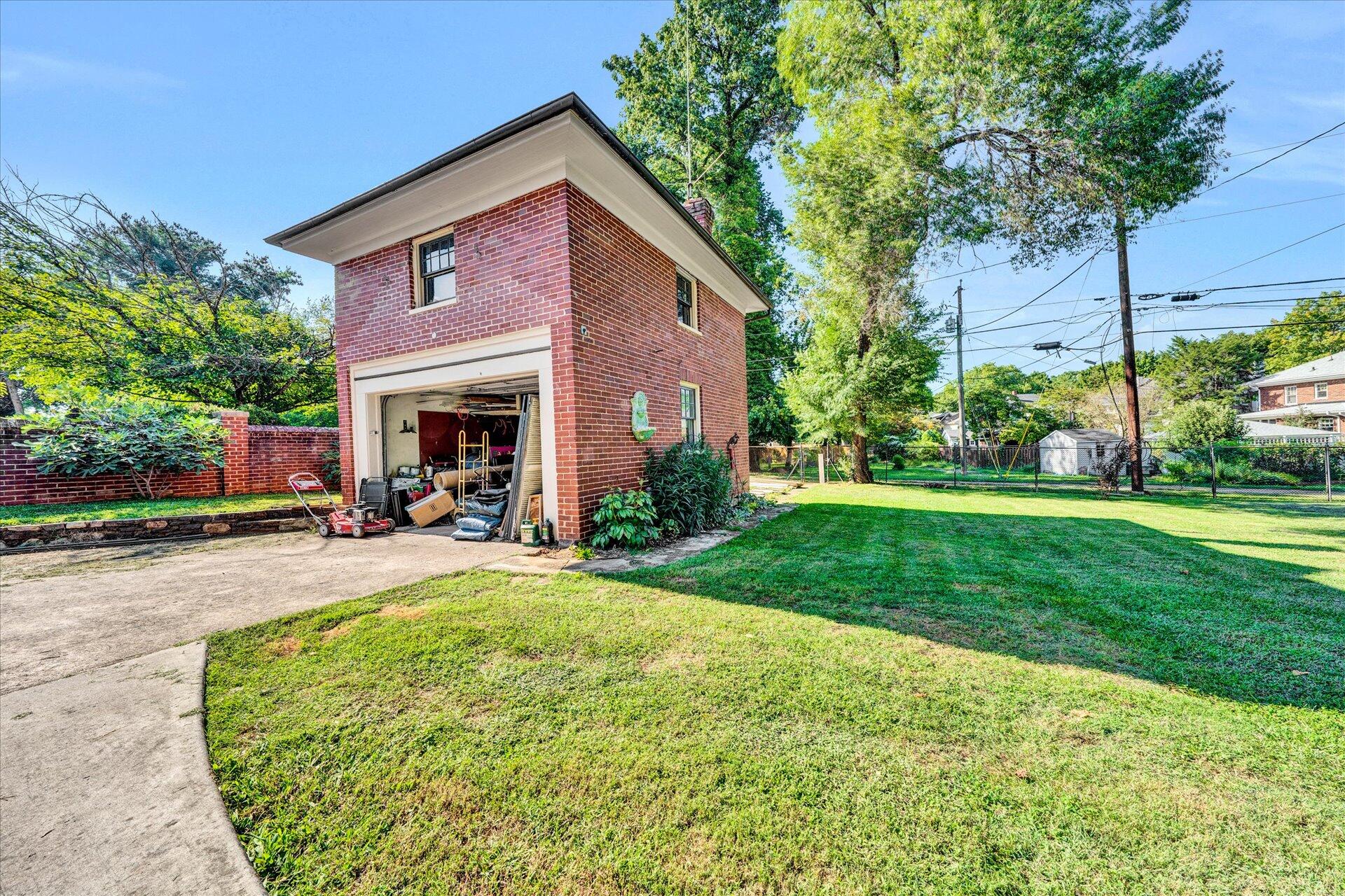 2223 Grandin Road Southwest Roanoke, VA 24015 - Photo 51 of 58 51-DSC00154