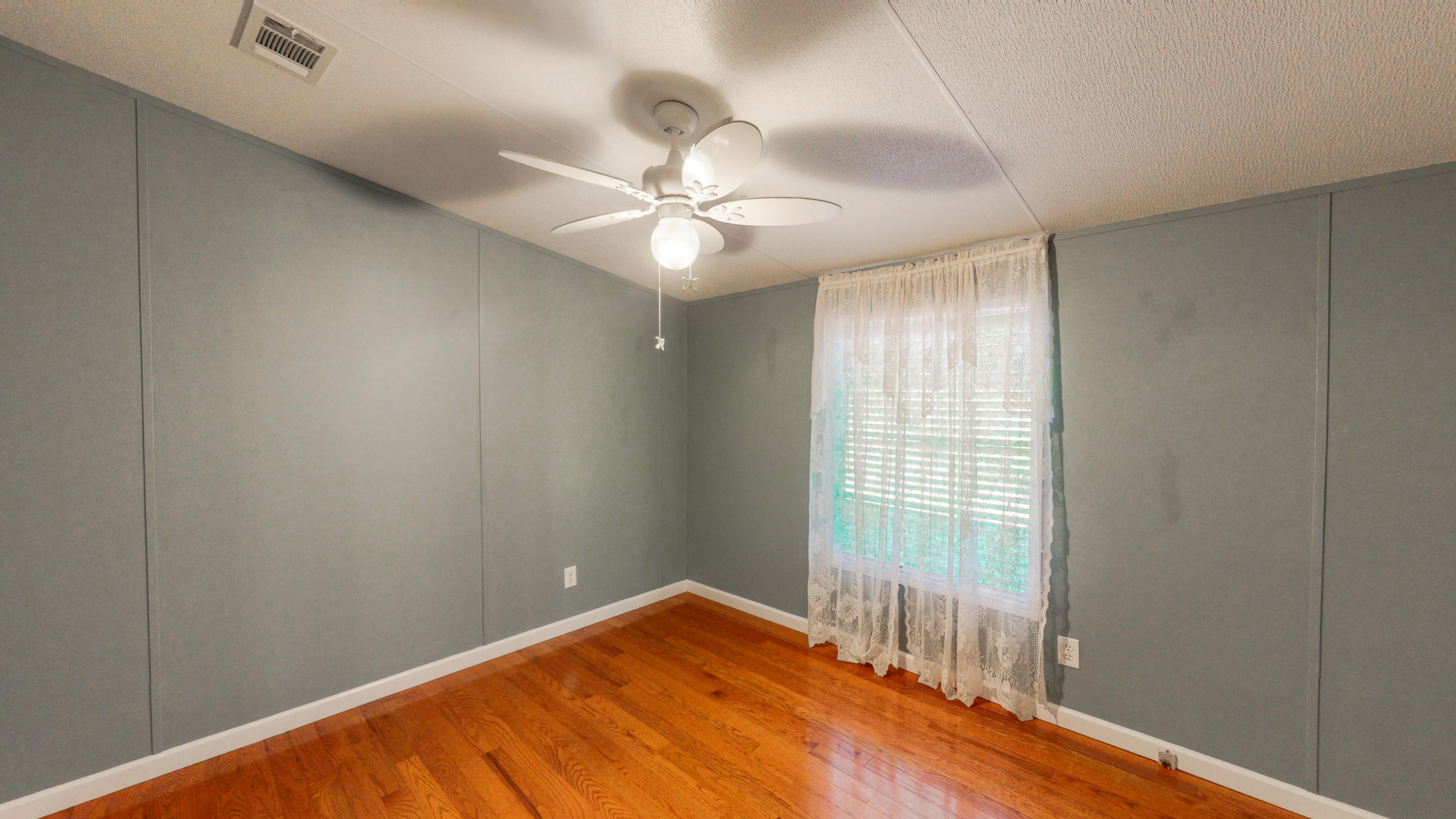 643 East Picasso Road DeFuniak Springs, FL 32433 - Photo 24 of 38 643-East-Picasso-Circle-12212020_190504
