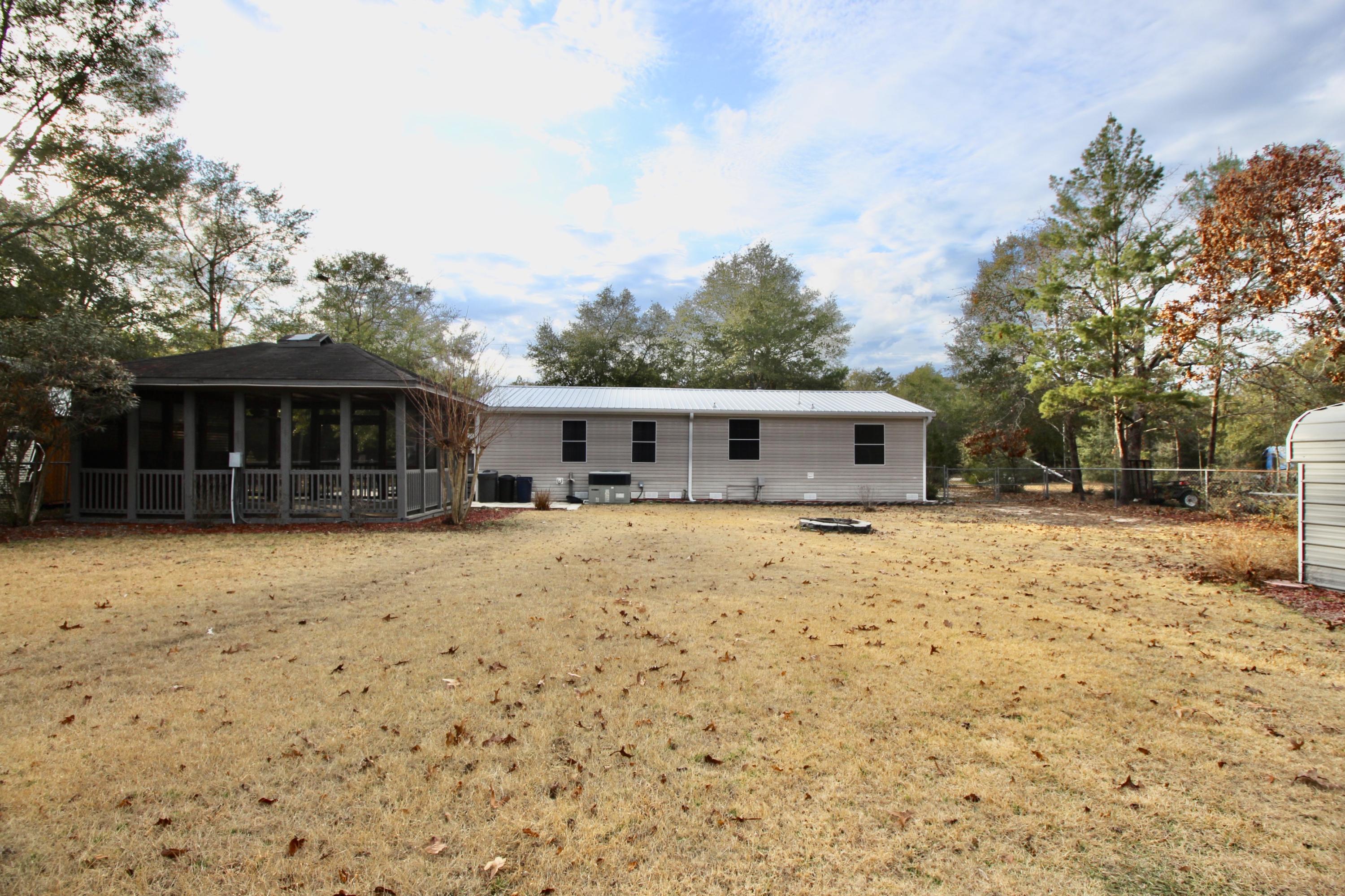 643 East Picasso Road DeFuniak Springs, FL 32433 - Photo 34 of 38 F9CDDBE8-5880-4EA2-A77E-691CAF299E51_1_2