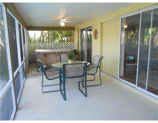 2501 Northeast 35th Street Lighthouse Point, FL 33064 - Photo 16 of 25 Hot Tub/Sauna