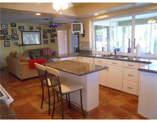 2501 Northeast 35th Street Lighthouse Point, FL 33064 - Photo 7 of 25 Kitchen