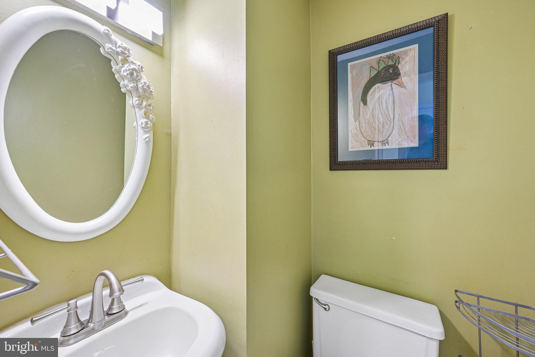 12534 Fedor Road Philadelphia, PA 19154 - Photo 27 of 66 Charming bathroom with artistic flair.
