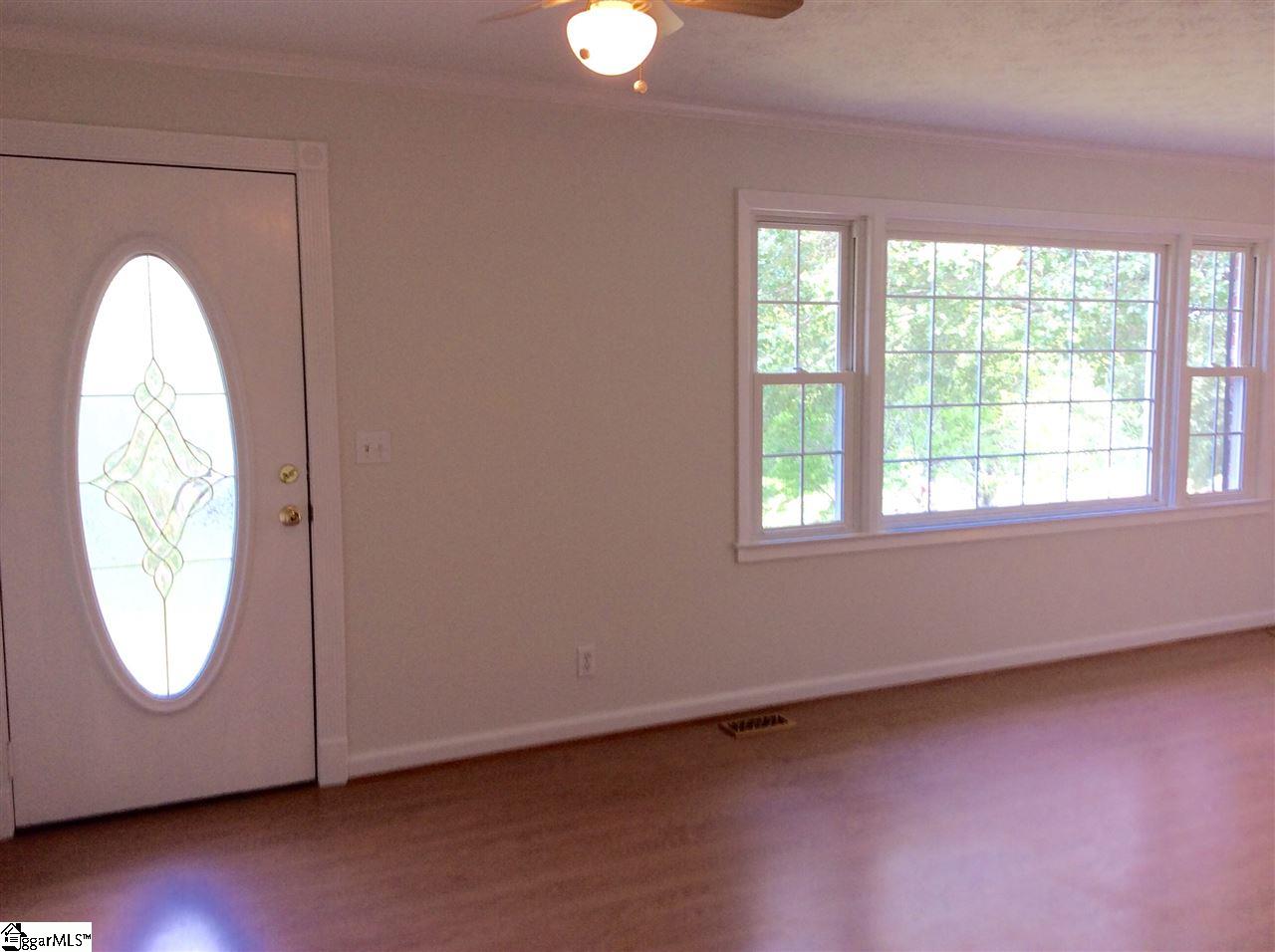 155 North Forest Circle Marietta, SC 29661 - Photo 2 of 28
