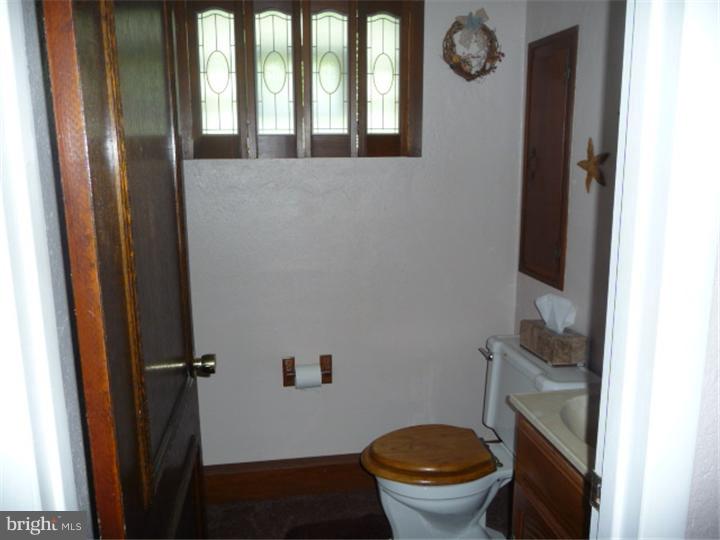 443 Keats Road Huntingdon Valley, PA 19006 - Photo 13 of 25 Half Bath