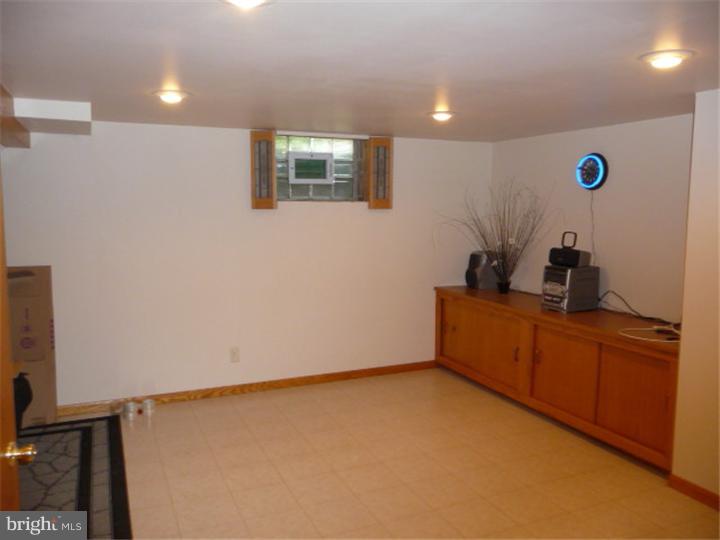 443 Keats Road Huntingdon Valley, PA 19006 - Photo 15 of 25 Basement - Finished