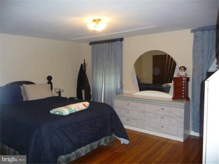 443 Keats Road Huntingdon Valley, PA 19006 - Photo 17 of 25 Bedroom - Main