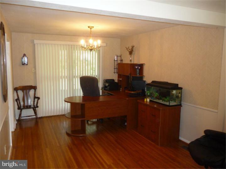 443 Keats Road Huntingdon Valley, PA 19006 - Photo 5 of 25 Dining Room