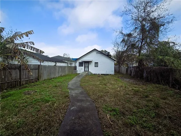 $1,900 | 4114 North Robertson Street, New Orleans, LA 70117