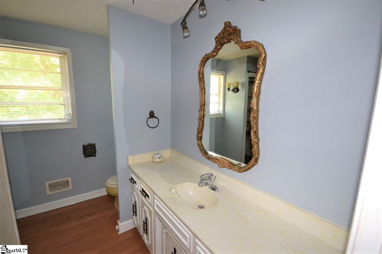 8336 Reidville Road Greer, SC 29651 - Photo 10 of 18 Gallery Image 10