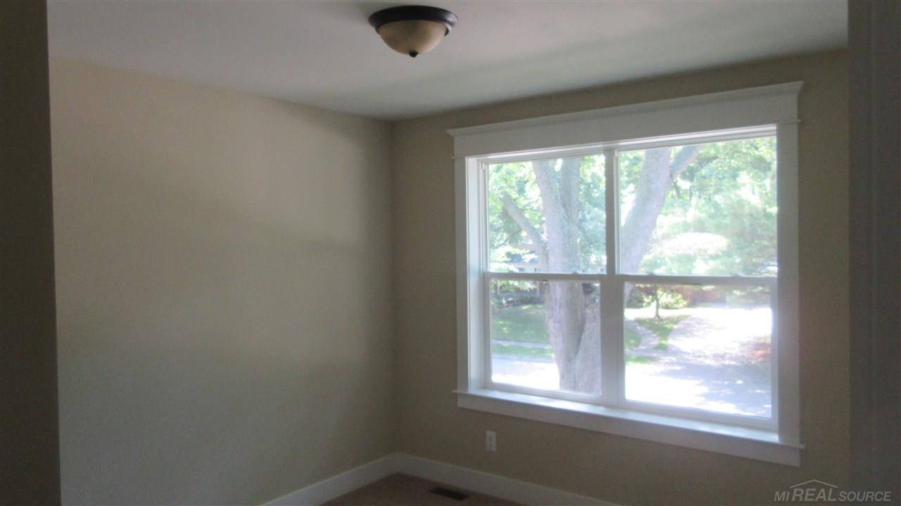427 Woodside Road Royal Oak, MI 48073 - Photo 8 of 12 Gallery Image 8