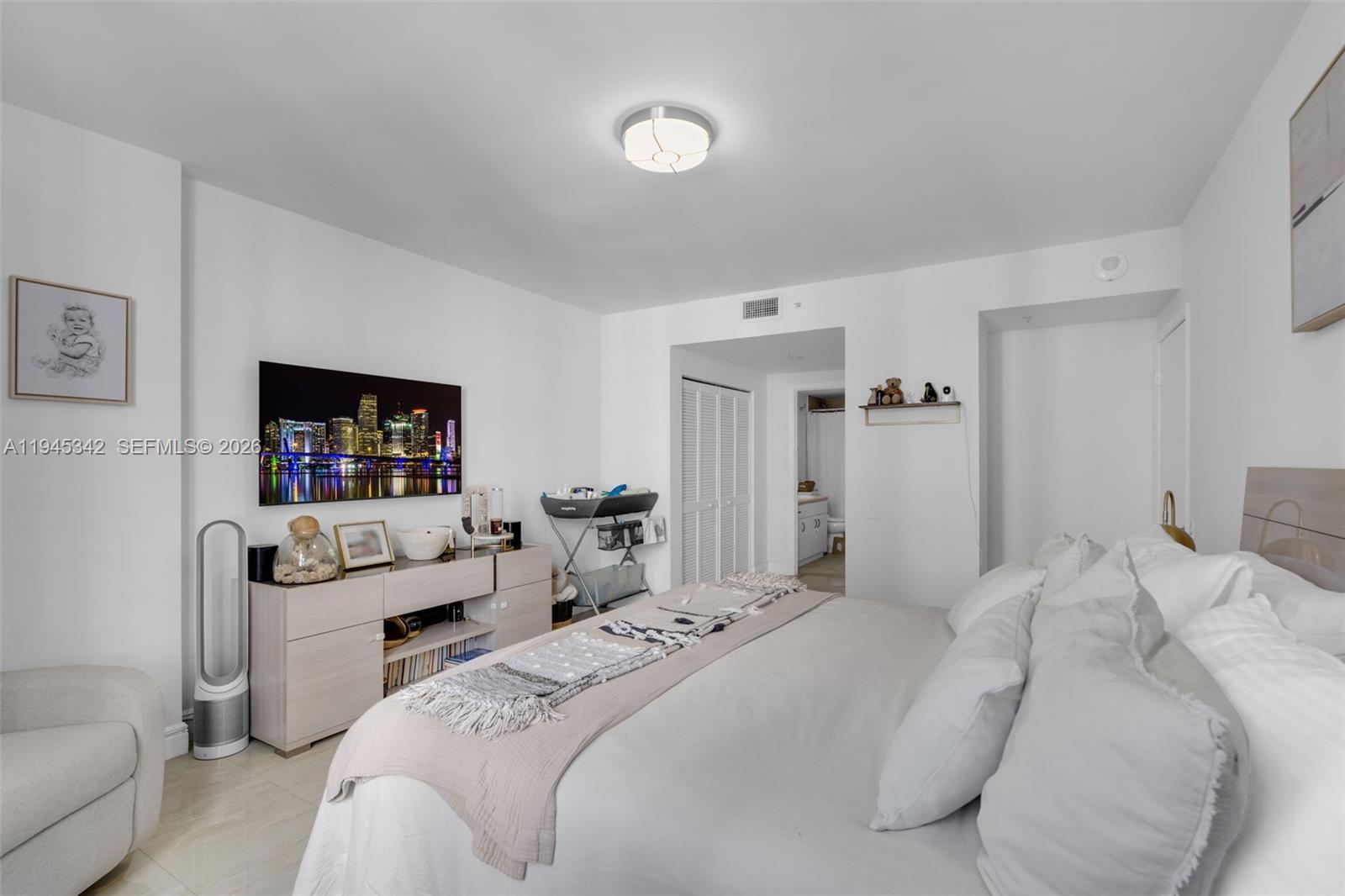 701 Brickell Key Boulevard, Unit 1606 Miami, FL 33131 - Photo 13 of 29