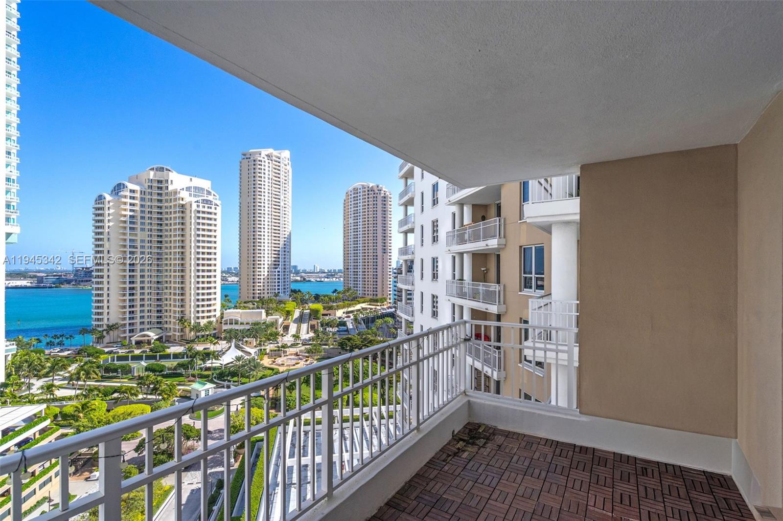 701 Brickell Key Boulevard, Unit 1606 Miami, FL 33131 - Photo 22 of 29