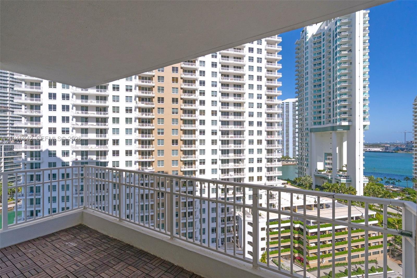 701 Brickell Key Boulevard, Unit 1606 Miami, FL 33131 - Photo 23 of 29