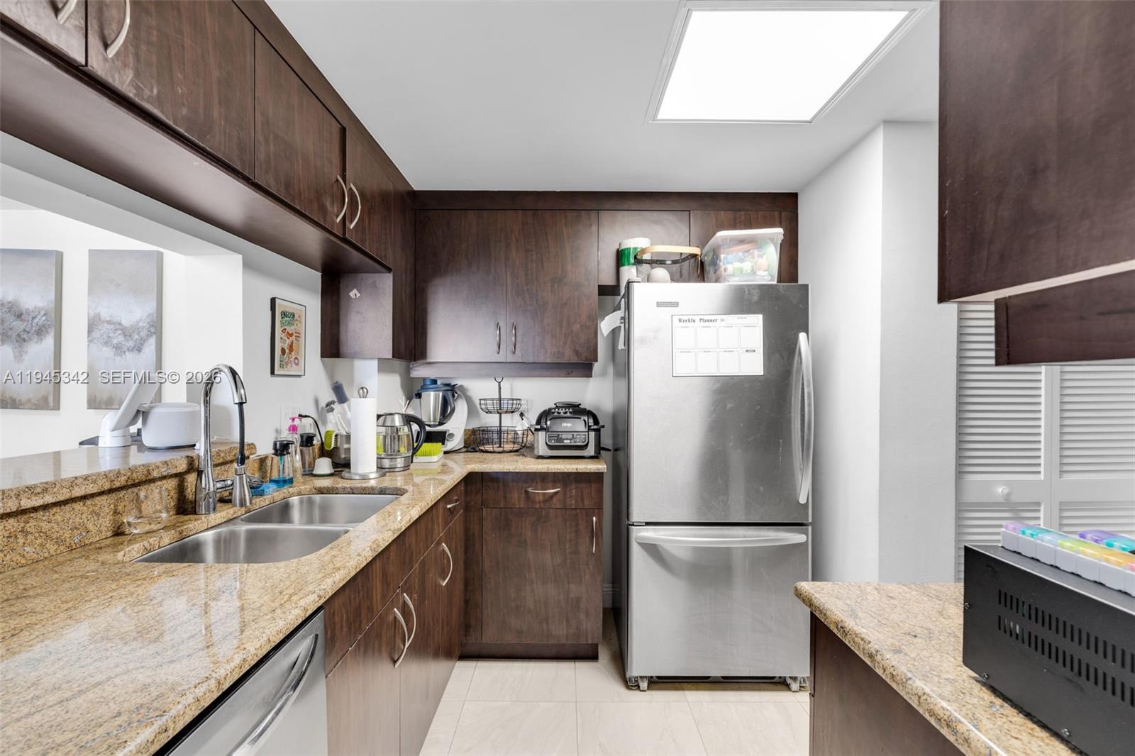 701 Brickell Key Boulevard, Unit 1606 Miami, FL 33131 - Photo 8 of 29