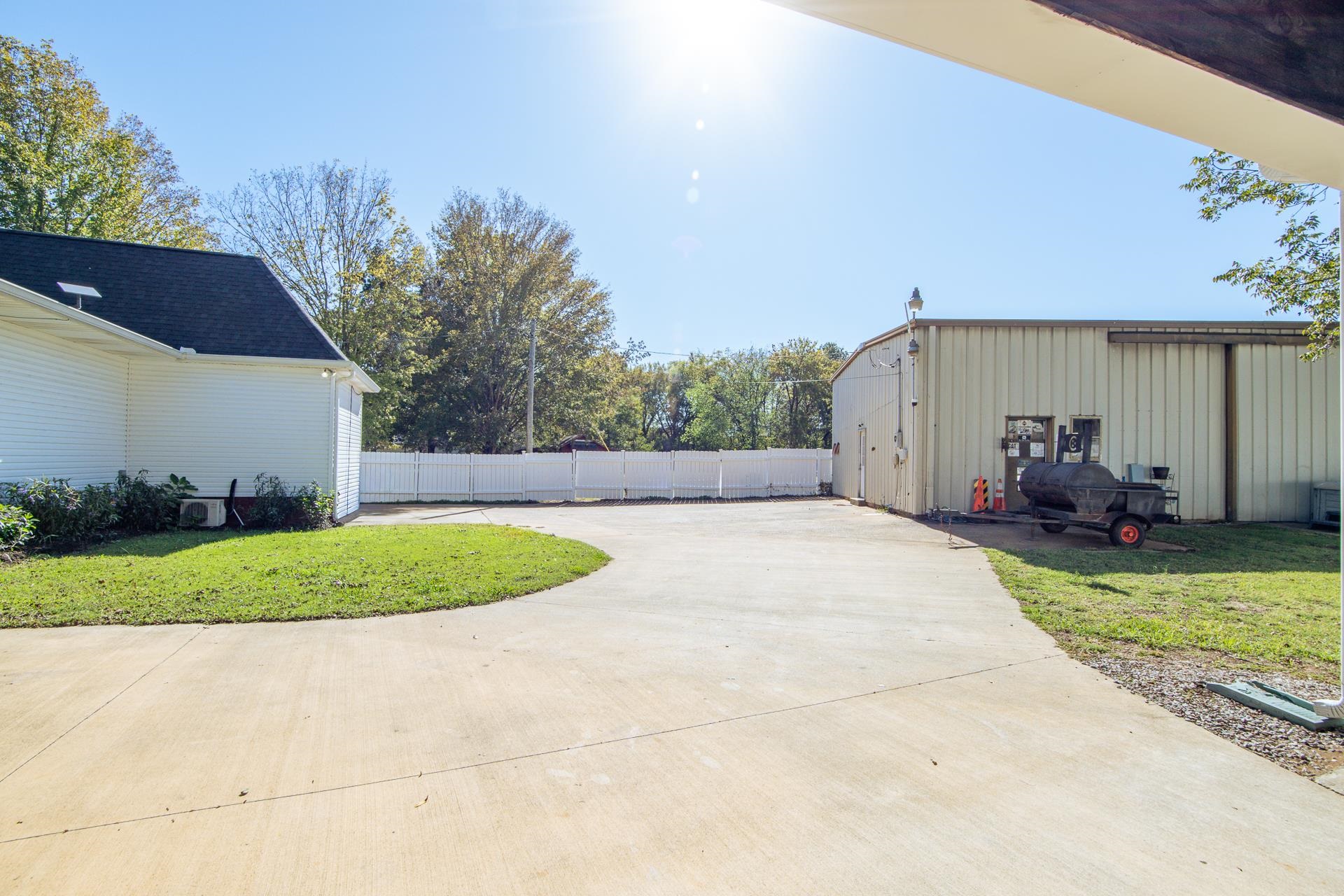 635 Patterson Road Savannah, TN 38372 - Photo 29 of 33 a view of a backyard