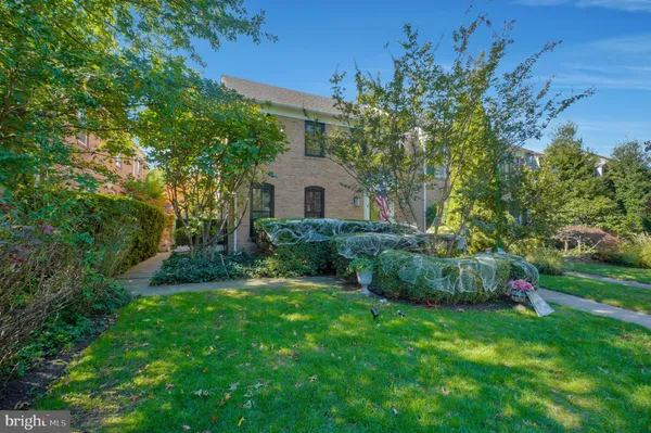 $8,500 | 4732 Massachusetts Avenue Northwest, Washington, DC 20016