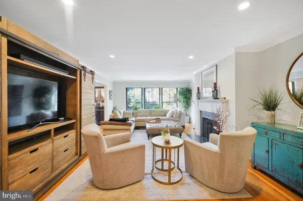 $8,500 | 4732 Massachusetts Avenue Northwest, Washington, DC 20016