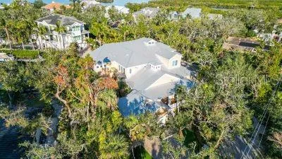 $4,900,000 | 5309 Hidden Harbor Road, Sarasota, FL 34242