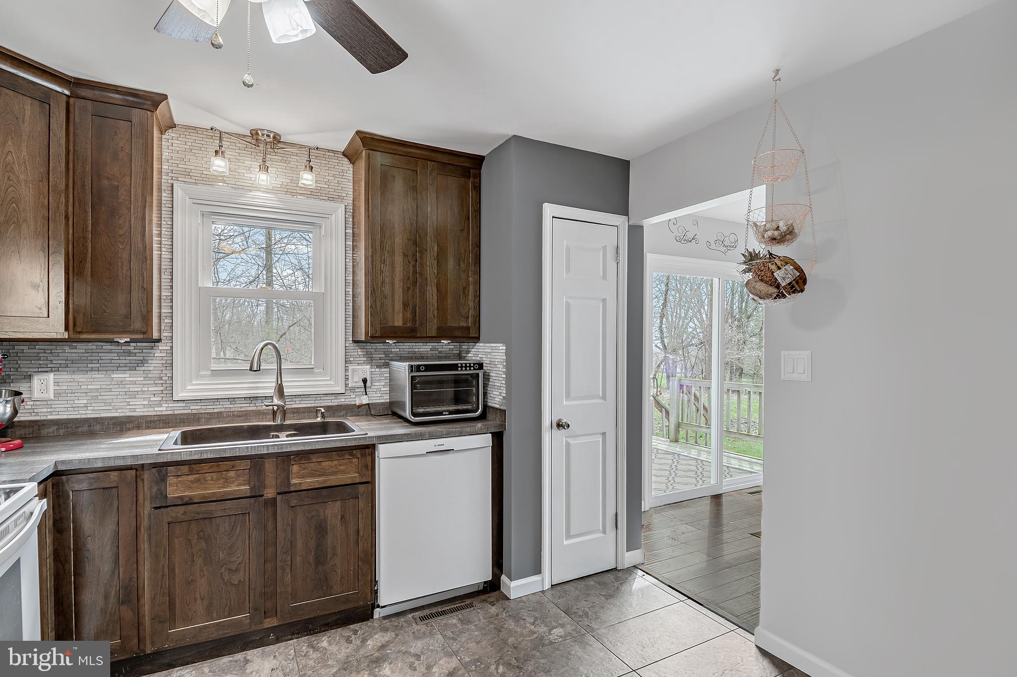 4735 Ridge Road Elizabethtown, PA 17022 - Photo 8 of 29 Gallery Image 8