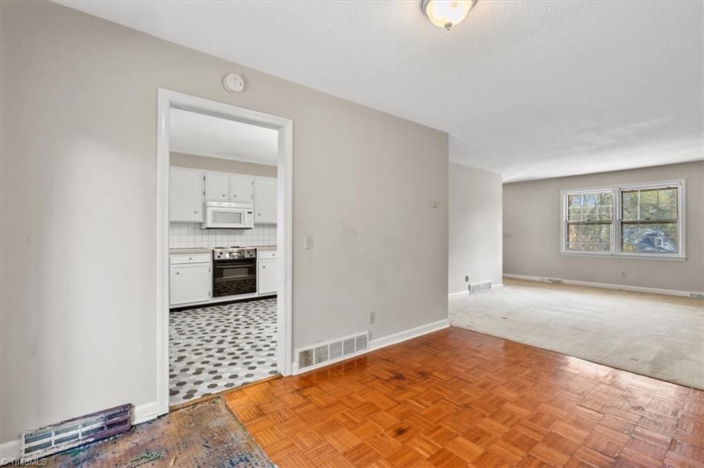195 Hawthorne Road Mocksville, NC 27028 - Photo 12 of 48 Gallery Image 12