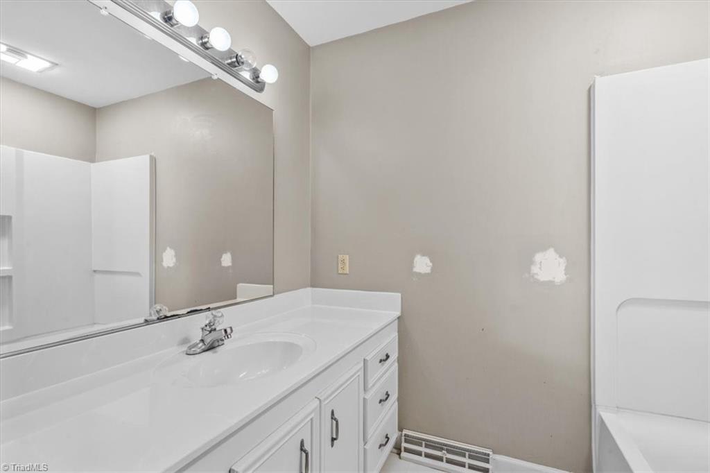 195 Hawthorne Road Mocksville, NC 27028 - Photo 25 of 48 Gallery Image 25