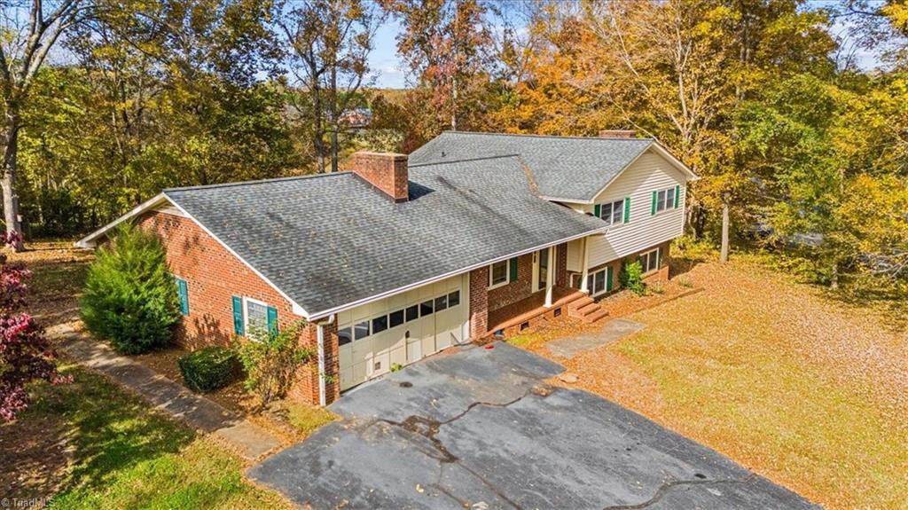 195 Hawthorne Road Mocksville, NC 27028 - Photo 3 of 48 Gallery Image 3