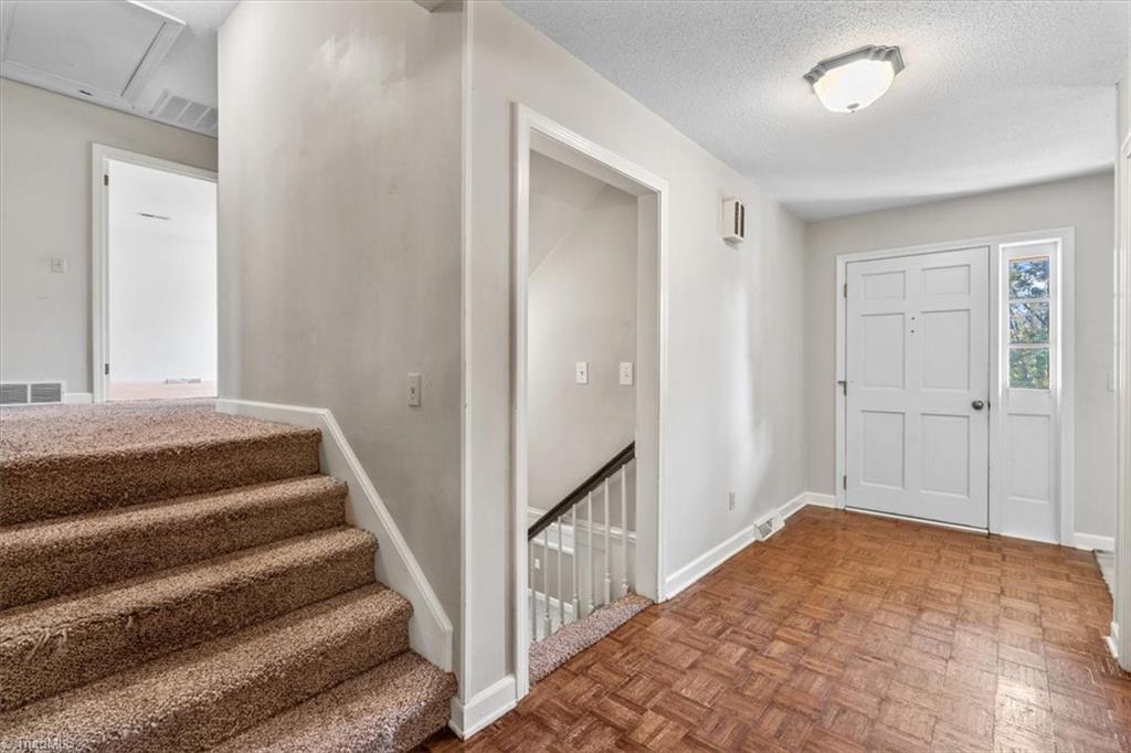 195 Hawthorne Road Mocksville, NC 27028 - Photo 5 of 48 Gallery Image 5