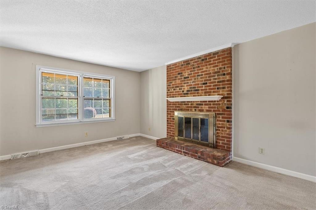 195 Hawthorne Road Mocksville, NC 27028 - Photo 8 of 48 Gallery Image 8