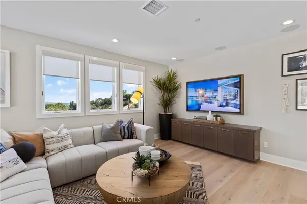 $2,499,000 | 9522 Andora Avenue, Chatsworth, CA 91311