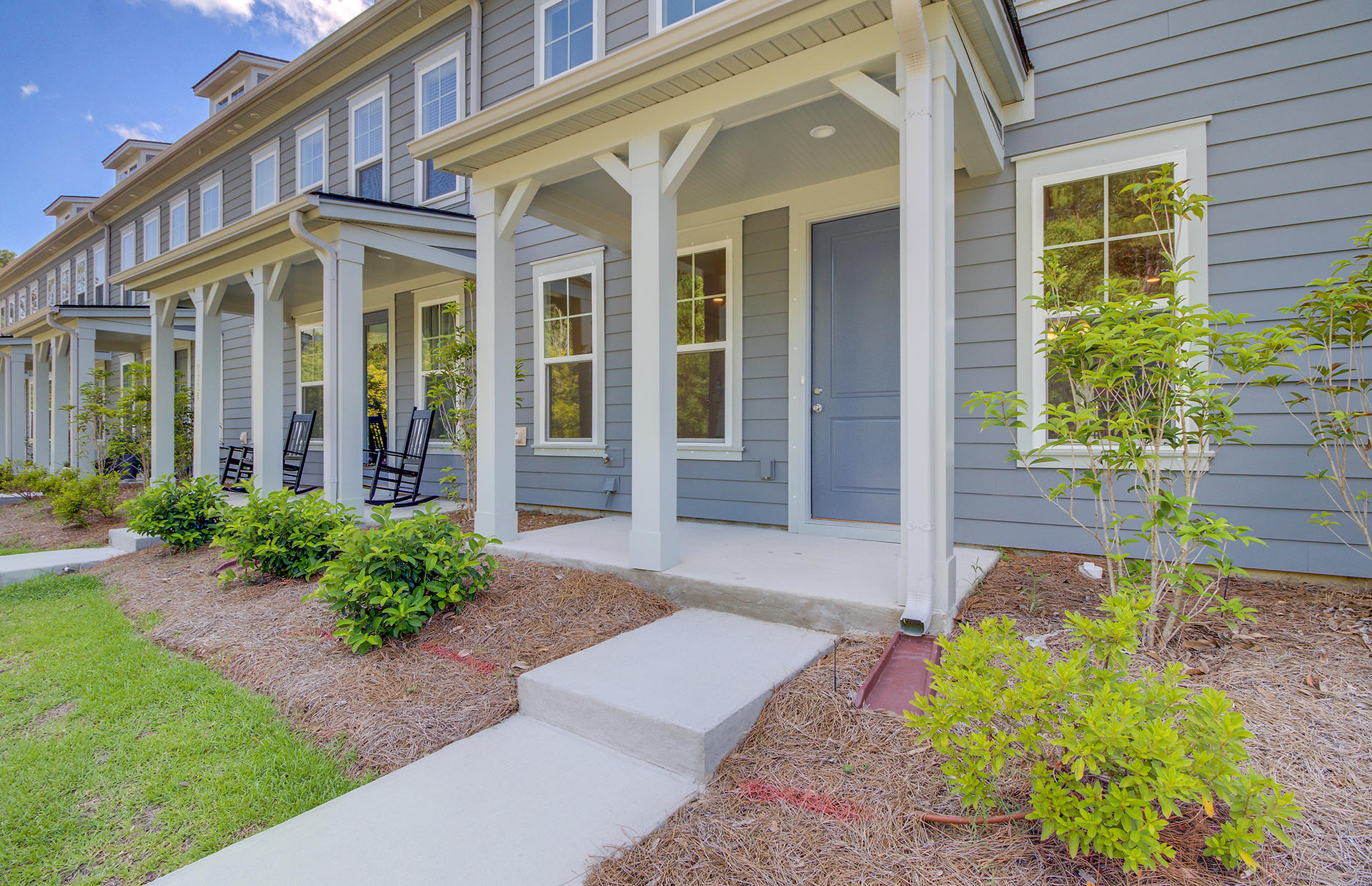151 Trailview Lane Summerville, SC 29486 - Photo 2 of 20 Front Porch
