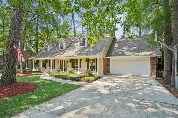 $725,000 | 208 Evangeline Drive, Mandeville, LA 70471
