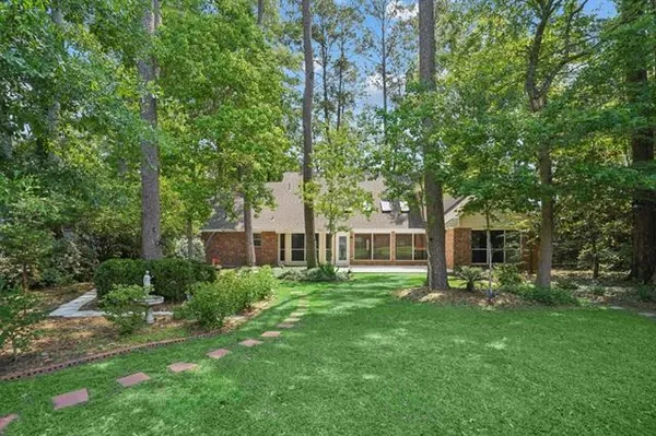 $725,000 | 208 Evangeline Drive, Mandeville, LA 70471
