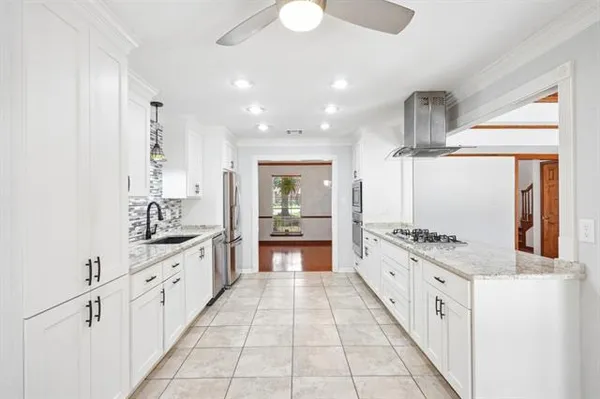 $725,000 | 208 Evangeline Drive, Mandeville, LA 70471