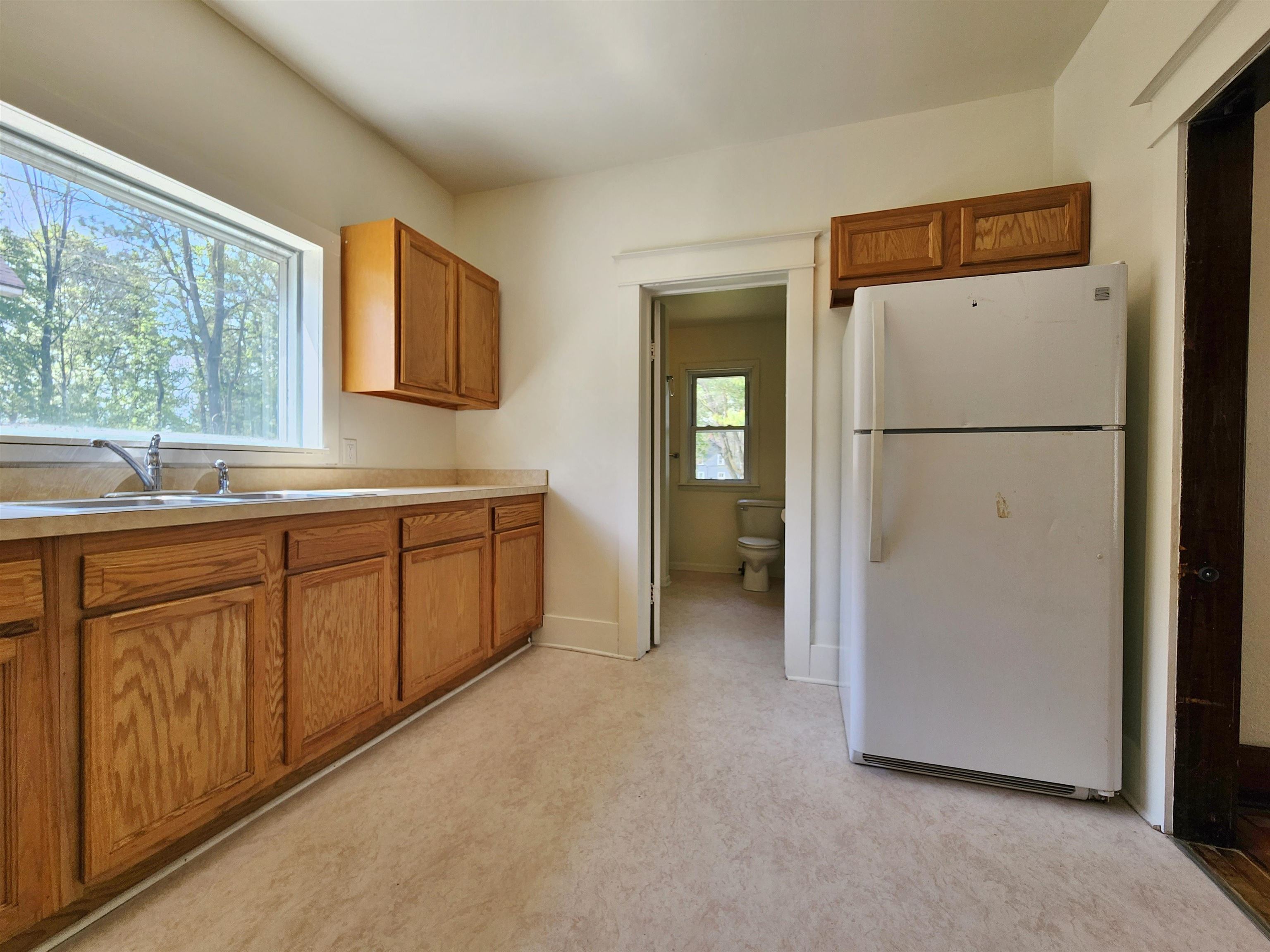 128 Rockingham Avenue Alma, MI 48801 - Photo 12 of 36 1933389-94e6542f-b1f2-4663-b46a-e406be3300c0.JPG