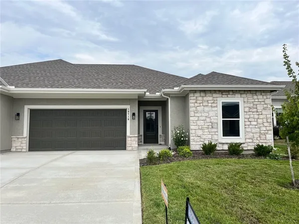 $369,900 | 19716 West 196th St Spring Hill, Spring Hill, KS 66083