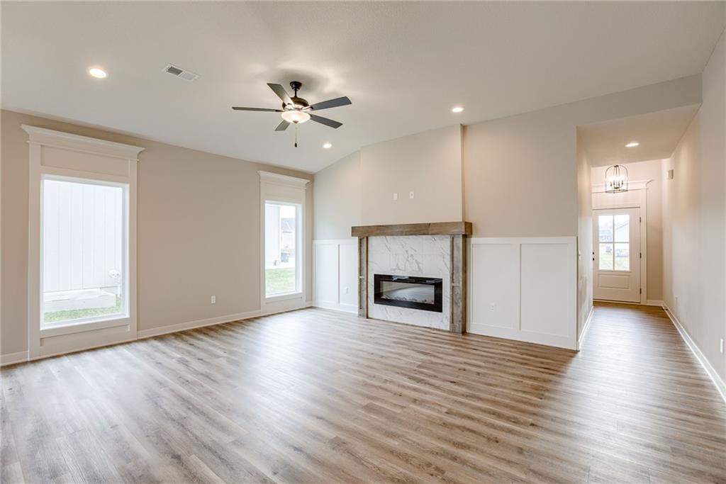 19716 West 196th St Spring Hill Spring Hill, KS 66083 - Photo 4 of 16