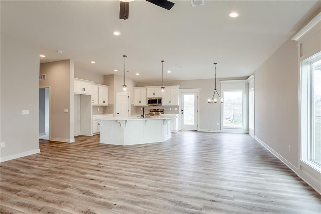 19716 West 196th St Spring Hill Spring Hill, KS 66083 - Photo 5 of 16