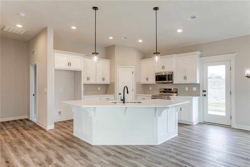 19716 West 196th St Spring Hill Spring Hill, KS 66083 - Photo 6 of 16